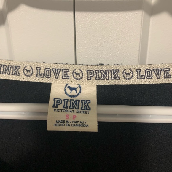 Black small pink Victoria’s Secret sweater with front pocket - Picture 3 of 4